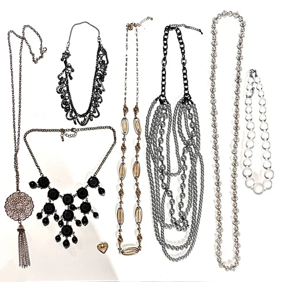 32pcs Vintage Jewelry Bundle Lot Necklace Beads Brooch Ring Earrings Bracelet - Picture 4 of 16